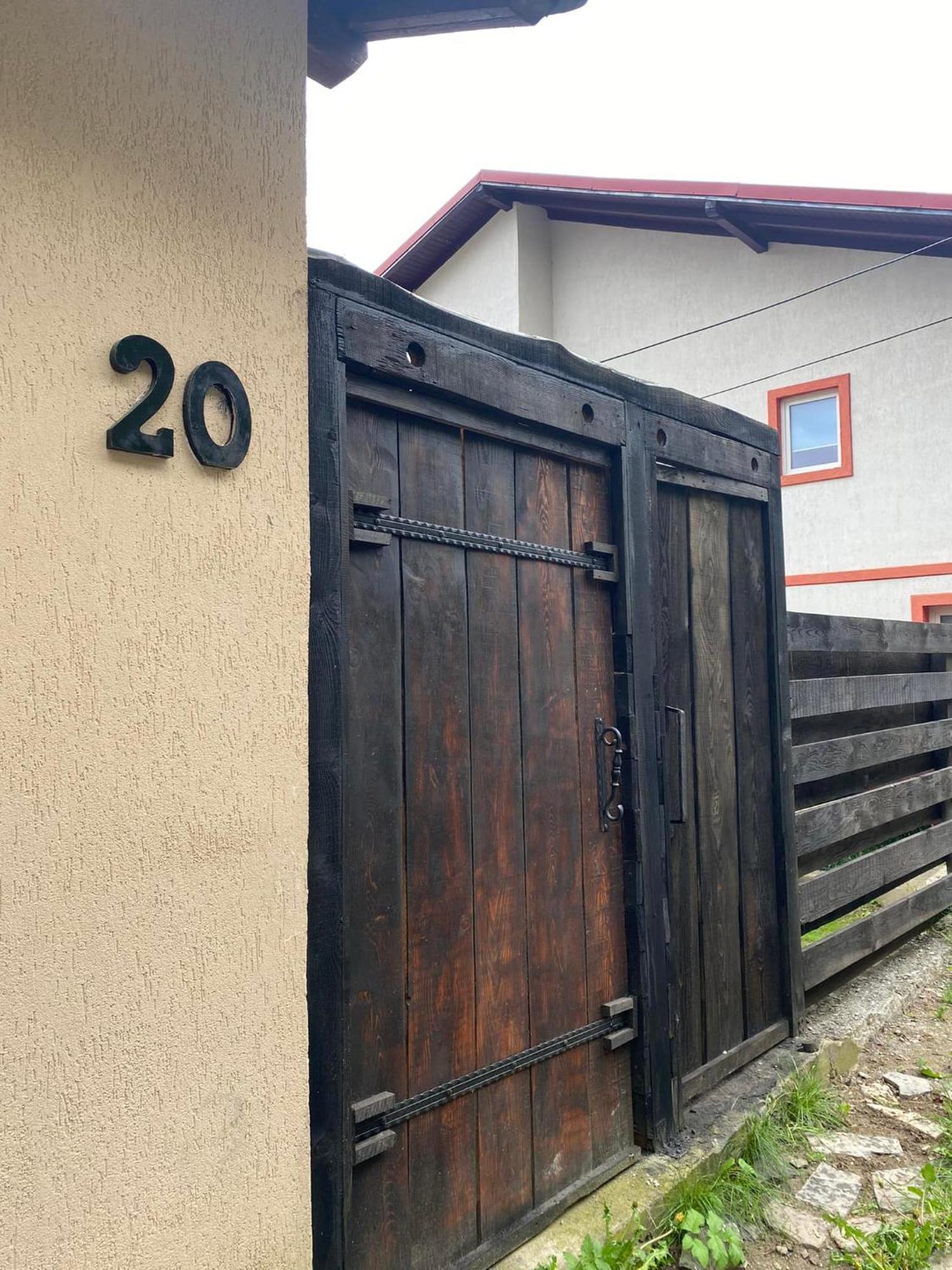 Apartamento Doi Iepuri Azuga Exterior foto